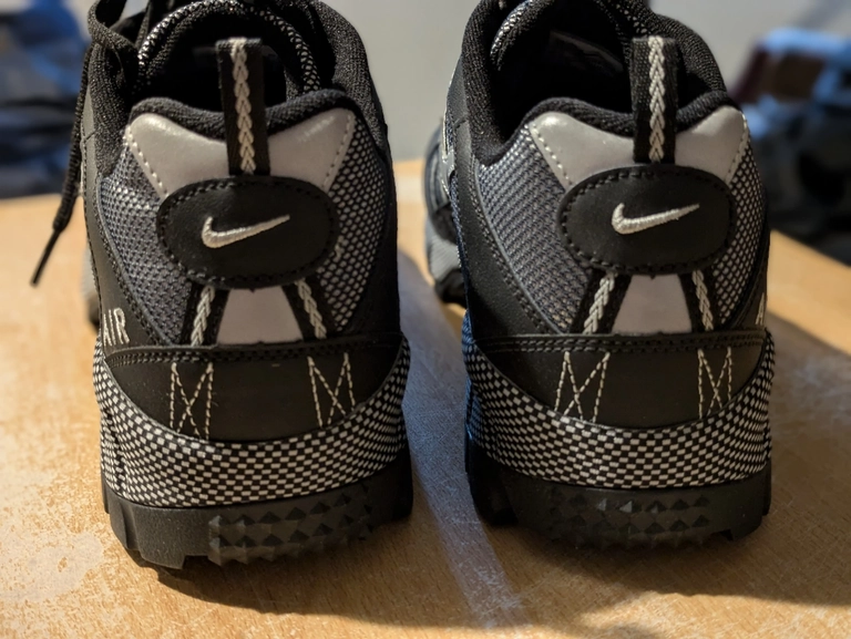 Nike Air Humara Trainers